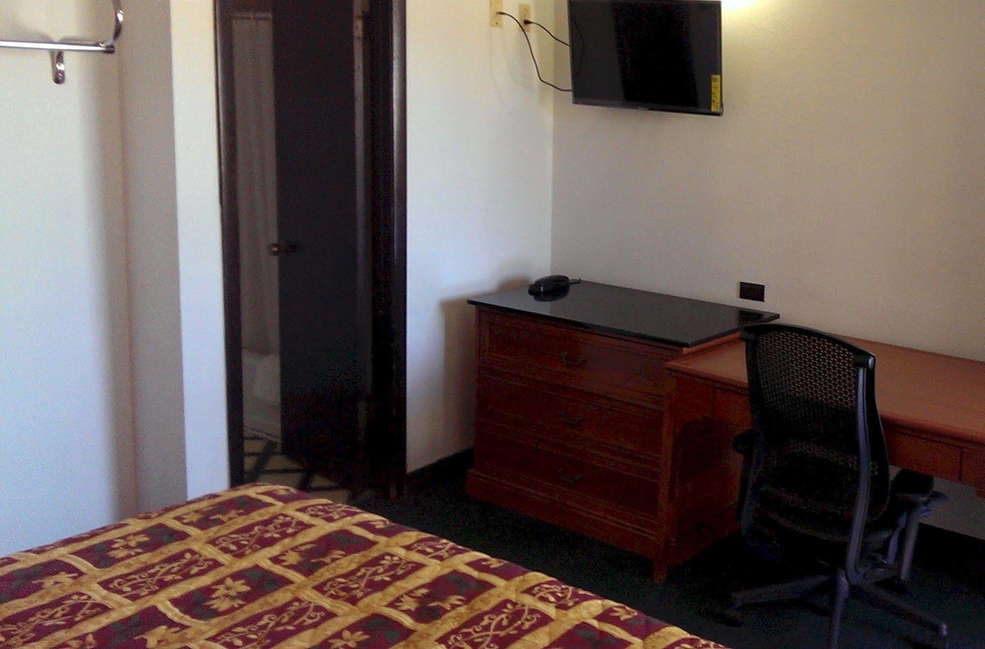 Airport Lodge Уичита Екстериор снимка